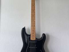 Fender Standard Stratocaste...