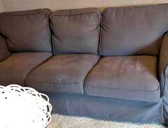 mörkgrå Ektorp 3-sits soffa