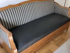 Antik utdragbar soffa
