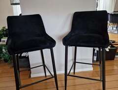 2 st Bar-stolar i svart sammet