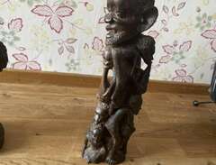 Makondeskulpturer från Tanz...