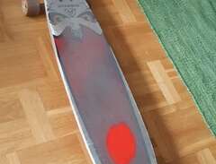 Longboard, skateboard.