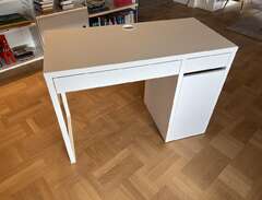 Skrivbord Micke (IKEA)