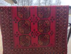Afghansk handknuten matta