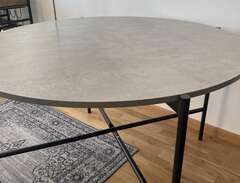 matbord 120cm med 2st stolar