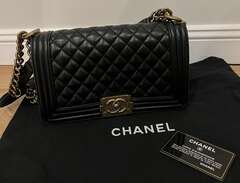 Chanel boy bag medium
