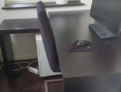 IKEA skrivbord malm med utd...