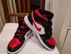 Nike Jordan1 Mid strl 37,5