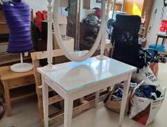 Sminkbord/spegelbord med stol