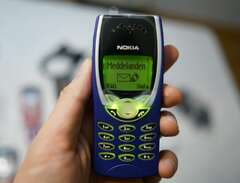 NOKIA 8210 mobiltelefon med...