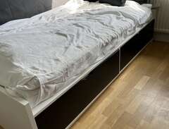 Säng med förvaring Ikea Flaxa