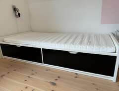 Ikea säng med förvaring