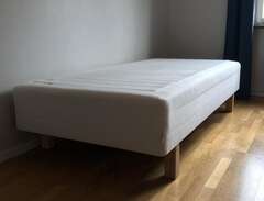 Säng 105 cm bred