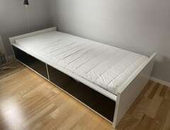 Säng med förvaring Ikea Flaxa