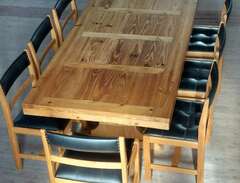 Unikt matbord med 8 stolar...