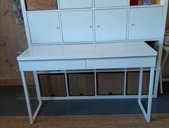 skrivbord bestå burs/Ikea