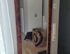 Stor spegeln med trä ram