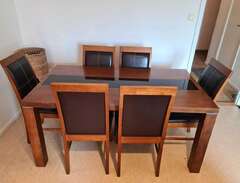 Matbord med 6 stolar
