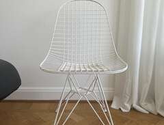Eames Wire Chair DKR Vitra