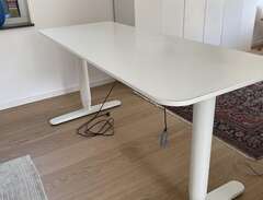 IKEA skrivbord höj- och sän...