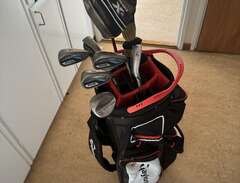 Golfbag med klubbor taylormade
