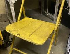 4 gula danska stål/plåt stolar