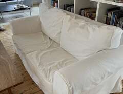 Vit soffa Ektorp från Ikea...