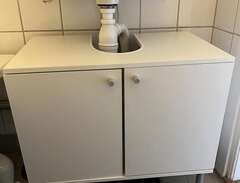 Badrumsskåp (IKEA fullen)