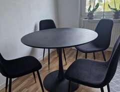 Köksbord med 4 st stolar