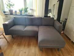 mörkgrå divan soffa från ikea