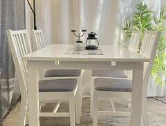 bordet och 4 stolar