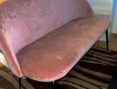 rosa soffa