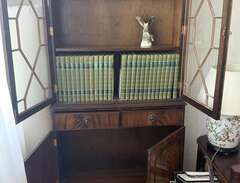 Äldre bokhylla
