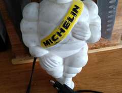 Michelin gubbe med lyse