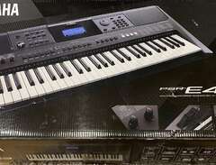 YAMAHA E453 Keyboard/Piano
