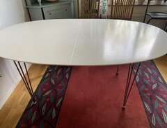 Matbord ovalt med iläggsskivor