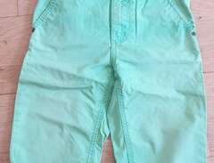 Gröna shorts storlek 128