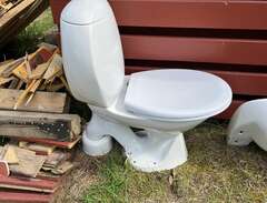 Ifö toalettstol med handfat...